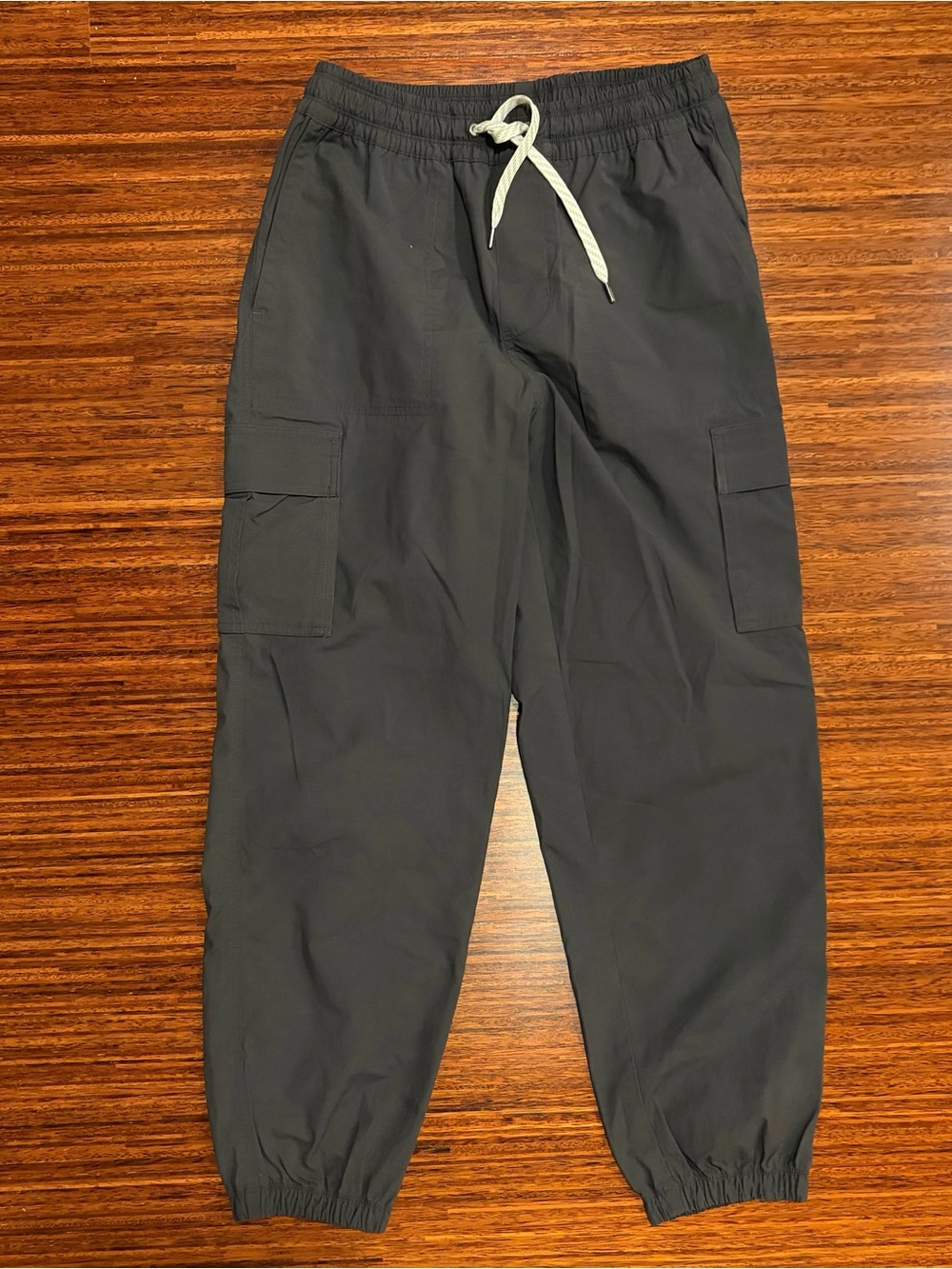 Vuori Birch Technical Cargo Joggers Charcoal Gray High Rise Pants Size Small